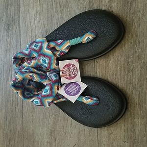 Sanuk Size 9 Yoga Sling Sandals **Final Price**